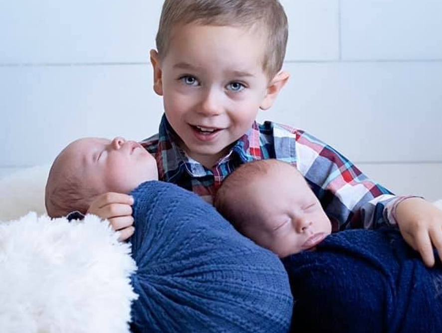photos of twins with their three yeard old brother - testimonial for Mindy M.